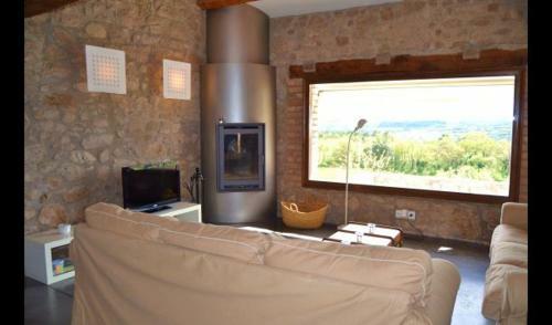 Gironella Villa Sleeps 7 With Pool