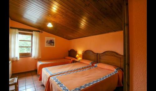 Gironella Villa Sleeps 15 With Pool