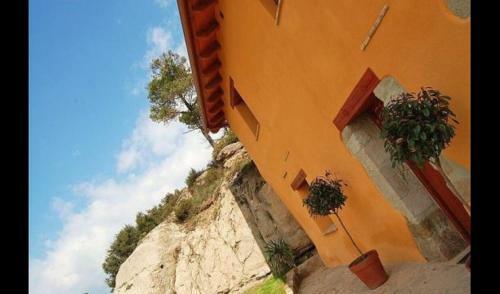 Villa In Gironella Sleeps 15 With Pool