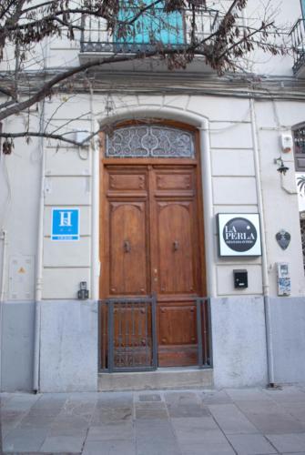 Pension La Perla Granada Suites