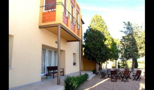 Guardia de Tremp Villa Sleeps 14 With Pool