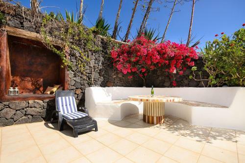 Villa La Bodega - House On Volcano With A Piano