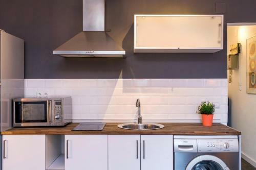 Apartamento Pleasant Studio With Balcony Close To Camp Nou