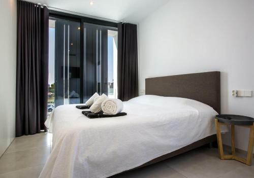 Ifac Villa Sleeps 6 With Pool Air Con And Free Wifi