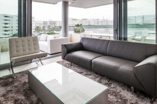 5 Star 3 Bedroom Apartment White Angel