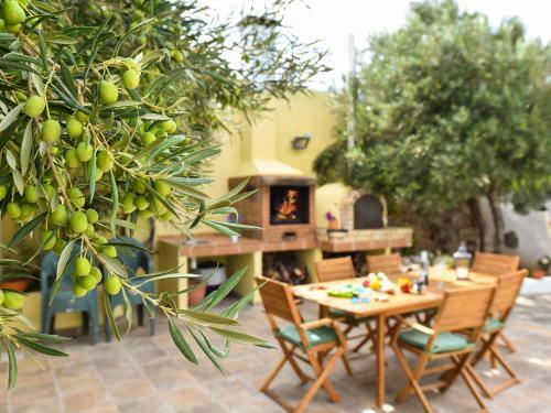 Luxurious Villa In Ingenio With Swimming Pool