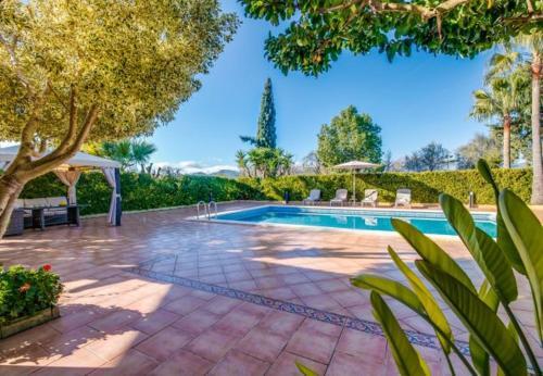Inca Holiday Home Sleeps 8 With Pool And Air Con