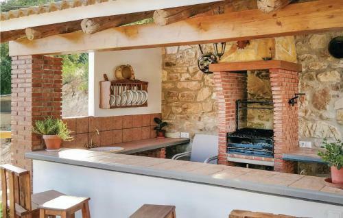 Five-bedroom Holiday Home In Iznajar