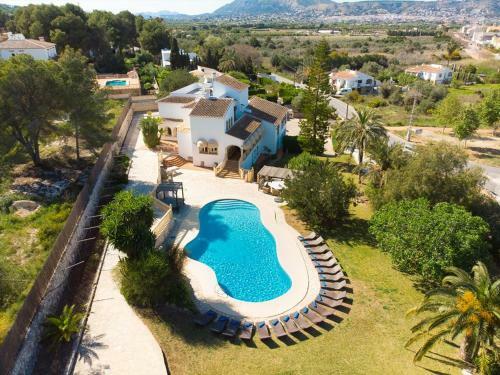 Javea Villa Sleeps 16 With Pool And Wifi