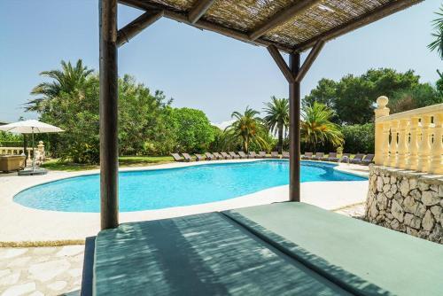 Javea Villa Sleeps 16 With Pool And Wifi