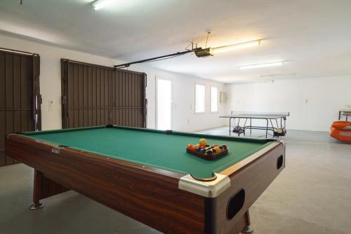 Javea Villa Sleeps 16 With Pool And Wifi