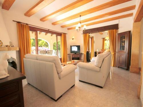 Javea Villa Sleeps 11 With Pool And Wifi