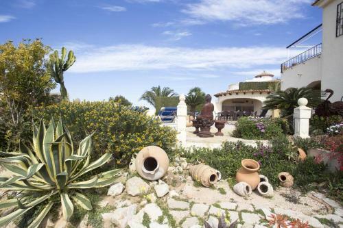 Javea Villa Sleeps 4 With Pool And Free Wifi