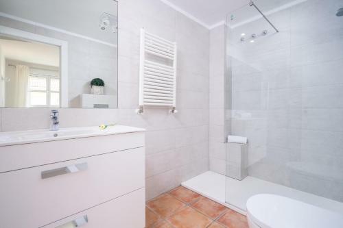Xabia Apartment Sleeps 6 With Pool Air Con And Wifi