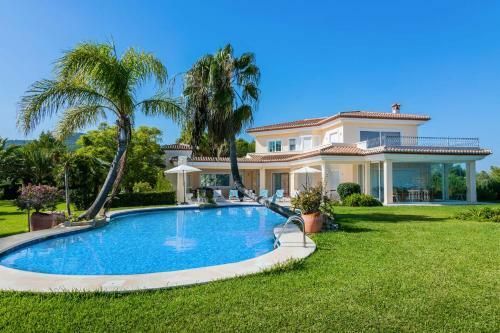 Villa Tarraula By Villa Plus