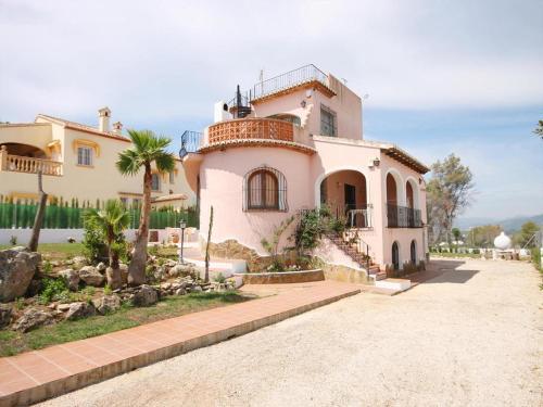 Javea Villa Sleeps 15 With Pool And Wifi