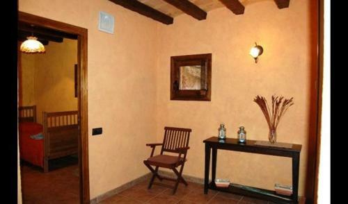 Juncosa Villa Sleeps 11 With Pool