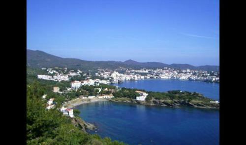 La Bisbal Villa Sleeps 2 With Pool