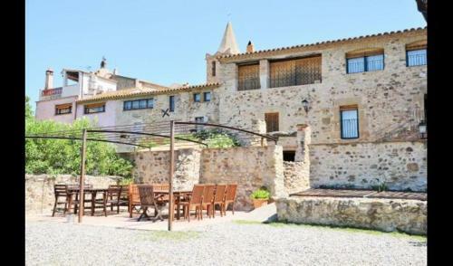 Villa In La Bisbal Sleeps 4 With Pool
