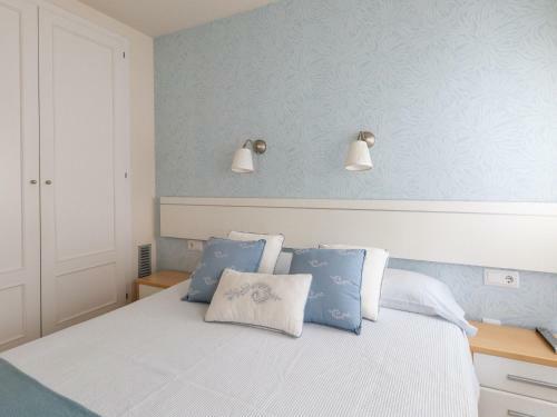 Welcoming Apartment Situated Only 25m From Escala Beach!