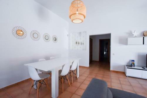 Longstay Villa With Wifi, Private Pool & Bbq