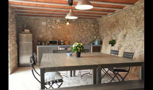 La Llacuna Villa Sleeps 6 With Pool