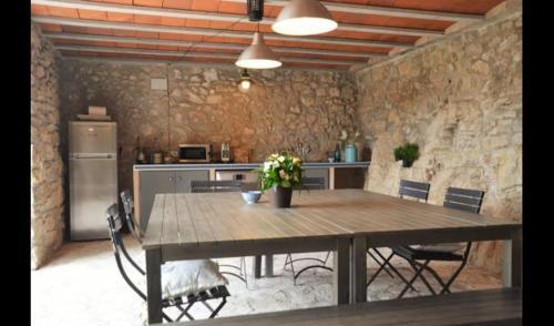 La Llacuna Villa Sleeps 4 With Pool
