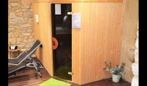 La Llacuna Villa Sleeps 32 With Pool
