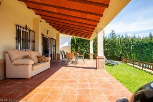 Chalet Con Piscina Privada Dra002