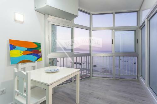 First Line New Apartment In Las Canteras