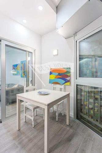 First Line New Apartment In Las Canteras