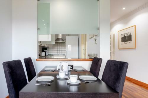 Apartamento Flatguest Ramblas Golf 6c - Parking + Pool + Gym