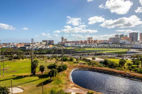 Apartamento Flatguest Ramblas Golf 6c - Parking + Pool + Gym