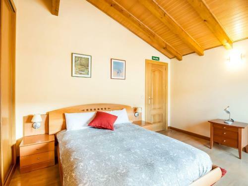Inviting Holiday Home In Leitza With Jacuzzi