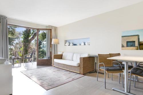 Llafranc Apartment Sleeps 4 With Pool