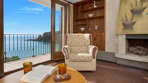Apartment- Pruneda