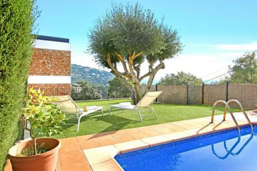 Llafranc Villa Sleeps 12 With Pool