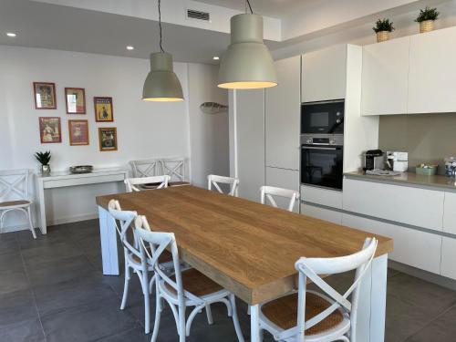 Llafranc Holiday Home Sleeps 8 With Air Con