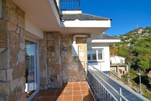 Lloret De Mar Villa Sleeps 15 Pool