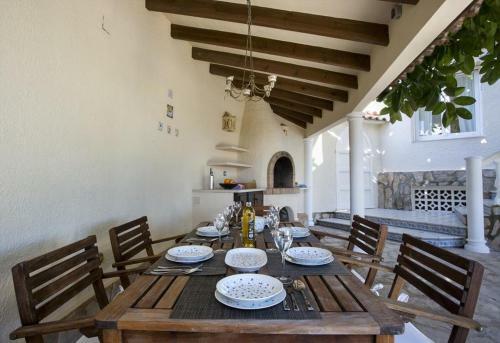Lleus Villa Sleeps 6 Pool Air Con Wifi