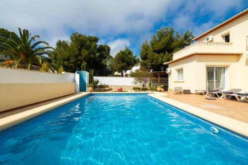 Lleus Villa Sleeps 6 Pool Air Con Wifi