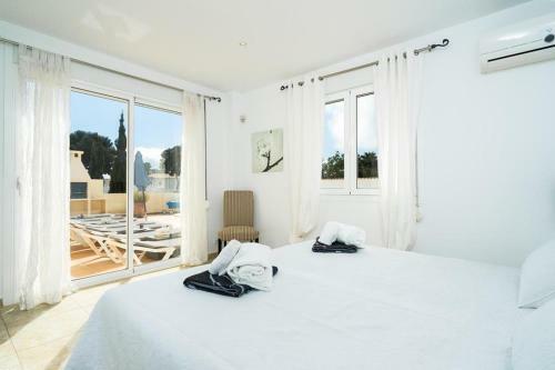 Lleus Villa Sleeps 6 Pool Air Con Wifi