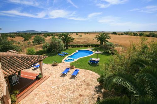 Es Llombards Villa Sleeps 10 Pool