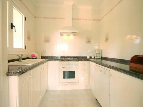 Lleus Villa Sleeps 8 With Pool And Wifi