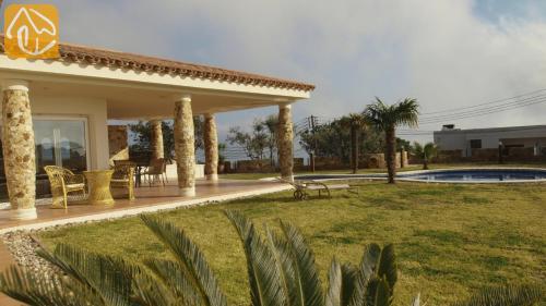 Lloret de Mar Villa Sleeps 10 Pool Wifi