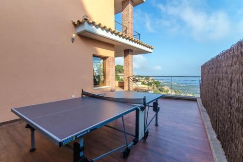 Lloret de Mar Villa Sleeps 10 Pool Wifi