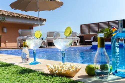 Lloret de Mar Villa Sleeps 10 Pool Wifi