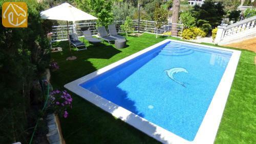 Lloret de Mar Villa Sleeps 4 Pool Wifi