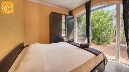 Lloret de Mar Villa Sleeps 8 Pool Wifi