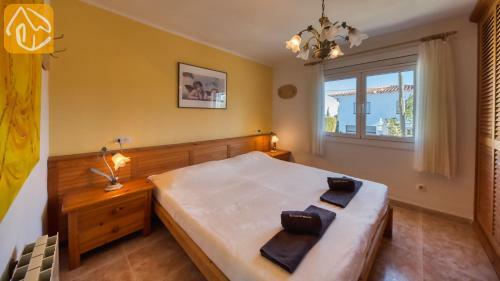 Montbarbat Villa Sleeps 8 Pool